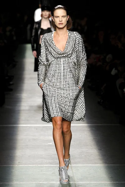 Look 38